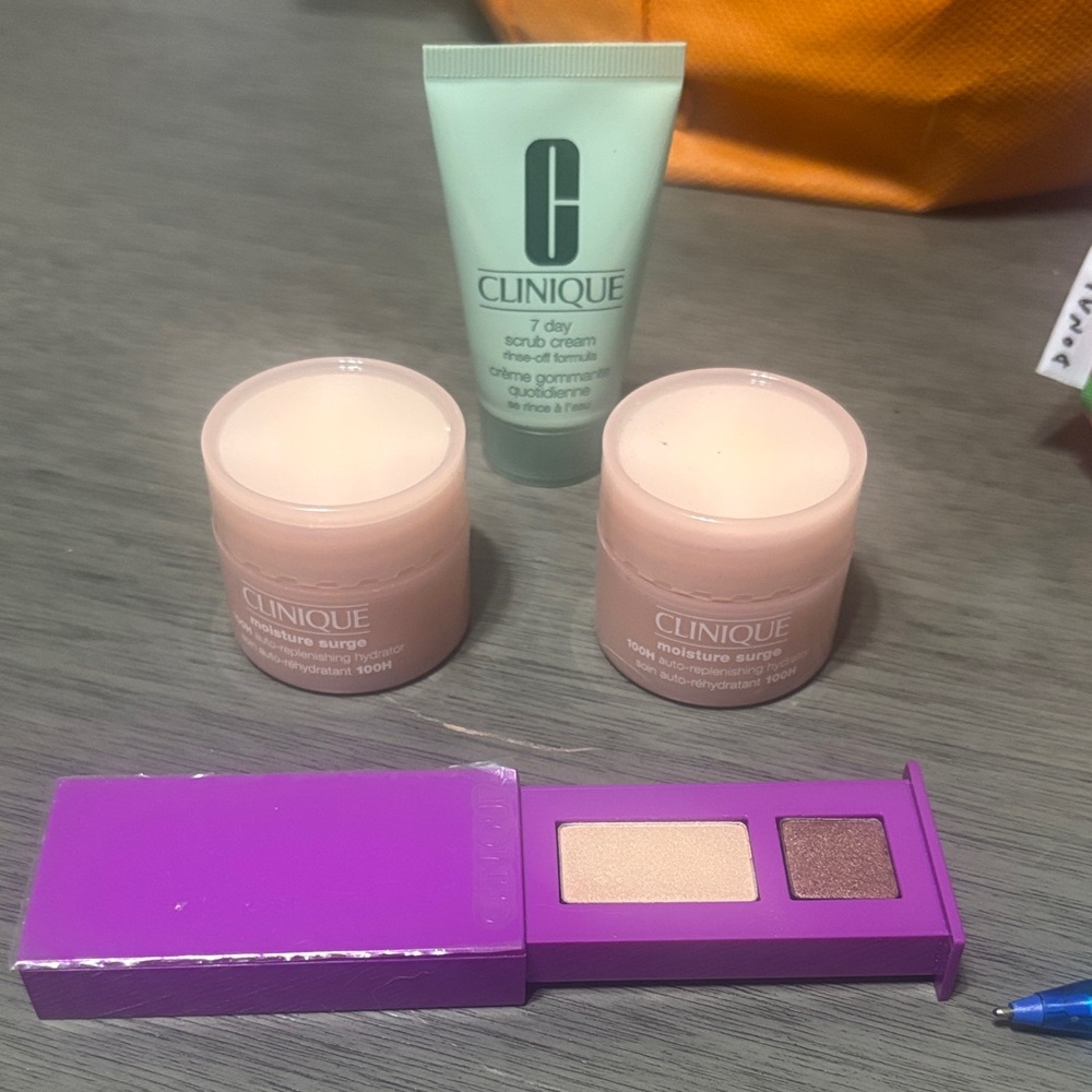 Clinique Eyeshadow Palette like mink, two moisture surges, 7day scrub cream